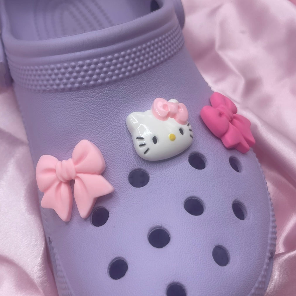 Bow resin croc charms
