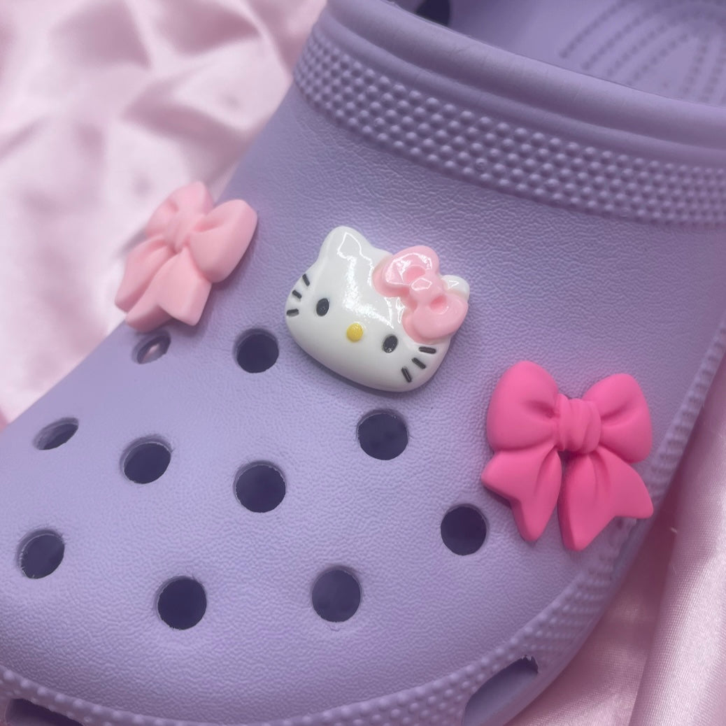 Bow resin croc charms