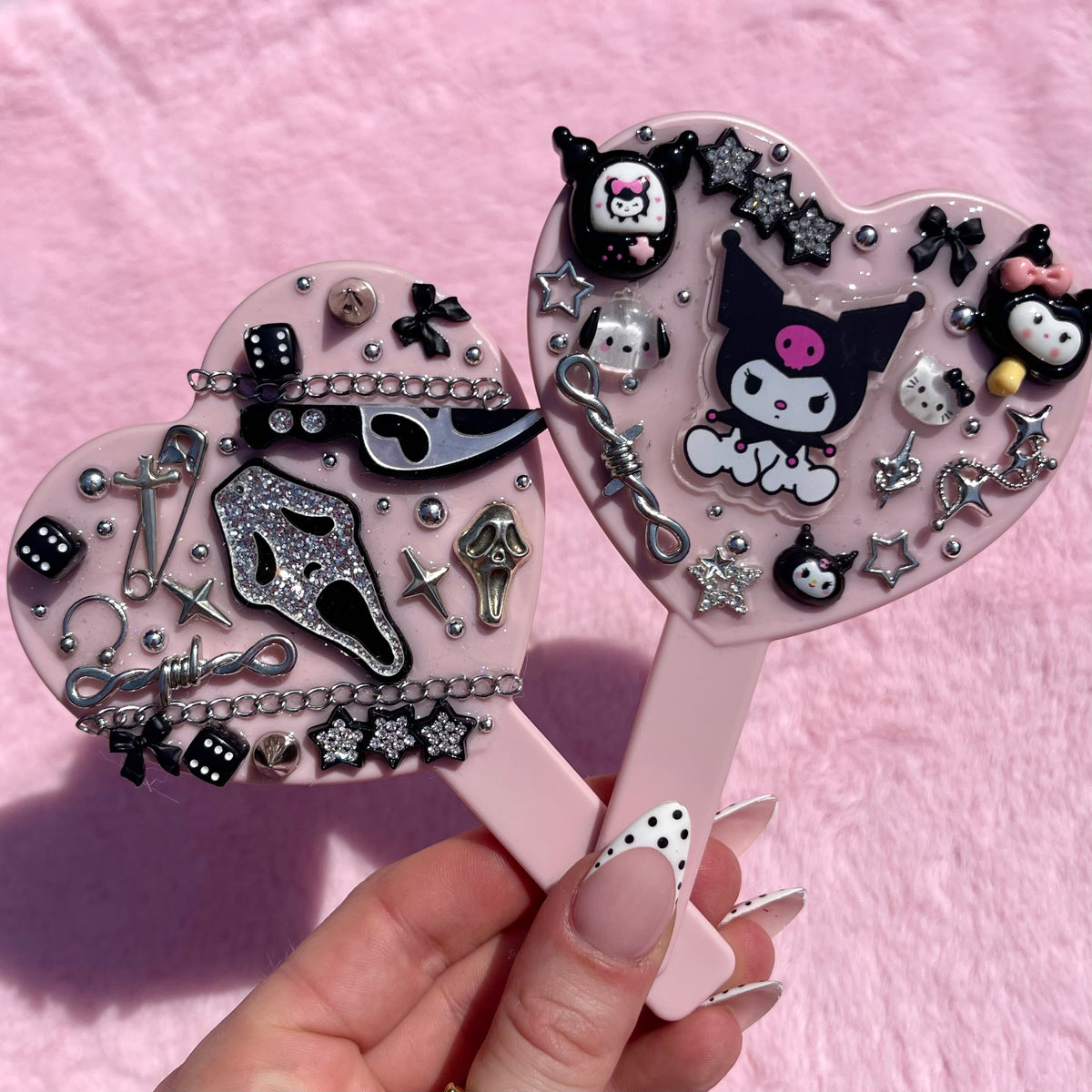 Handheld decorated mirrors