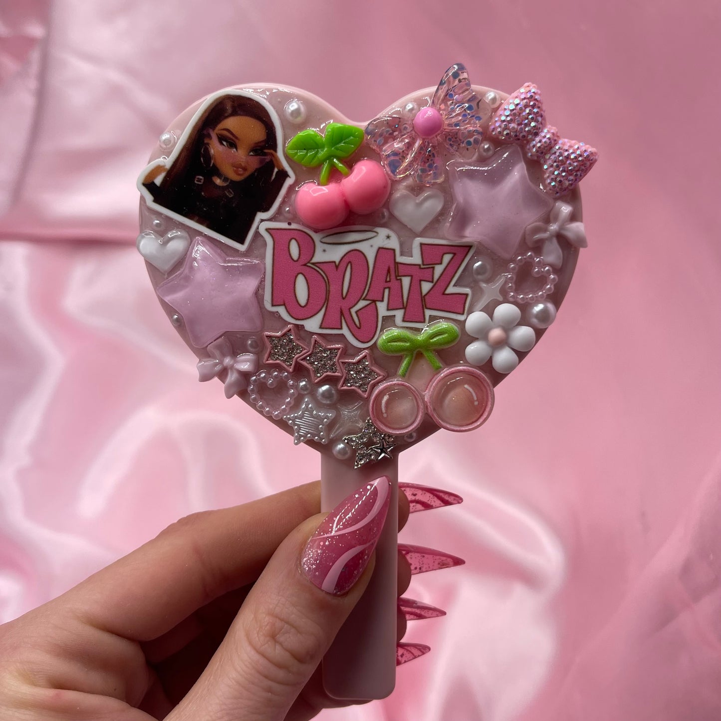 Handheld kawaii junk mirror