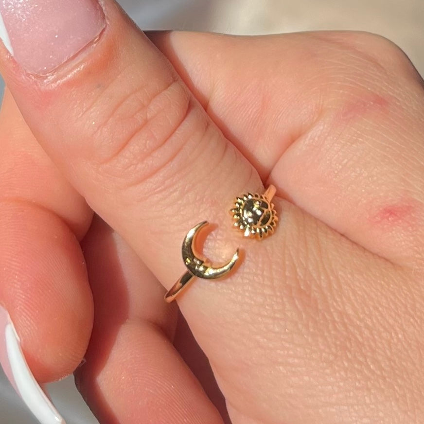 Hypoallergenic moon and sun adjustable Ring